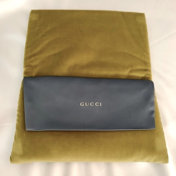 Gucci Velvet Sunglasses Case Pouch and Carrying Clutch - Picture 3 of 4